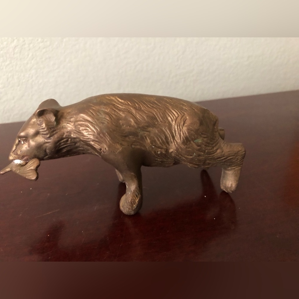 vtg solid brass bear with fish figurine - Picture 5 of 5